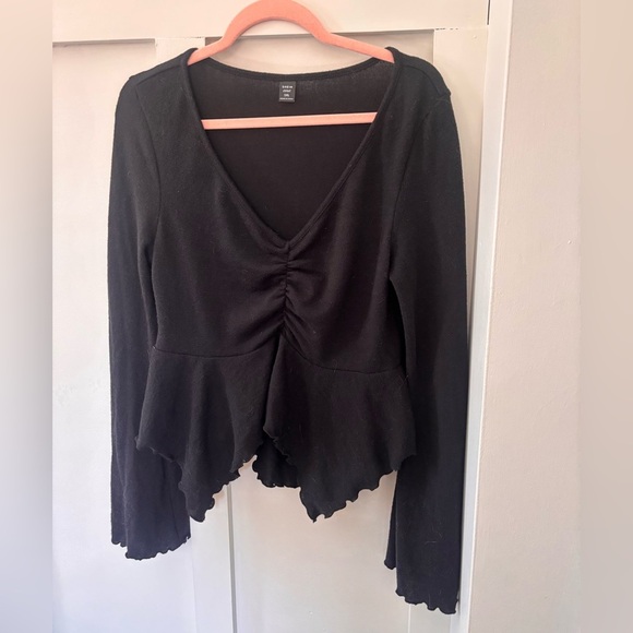 SHEIN Tops - Black Ruched Bell Sleeve Cropped Top 1XL